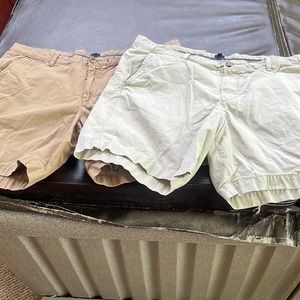 Lot of 2 pair men’s Gap khaki shorts